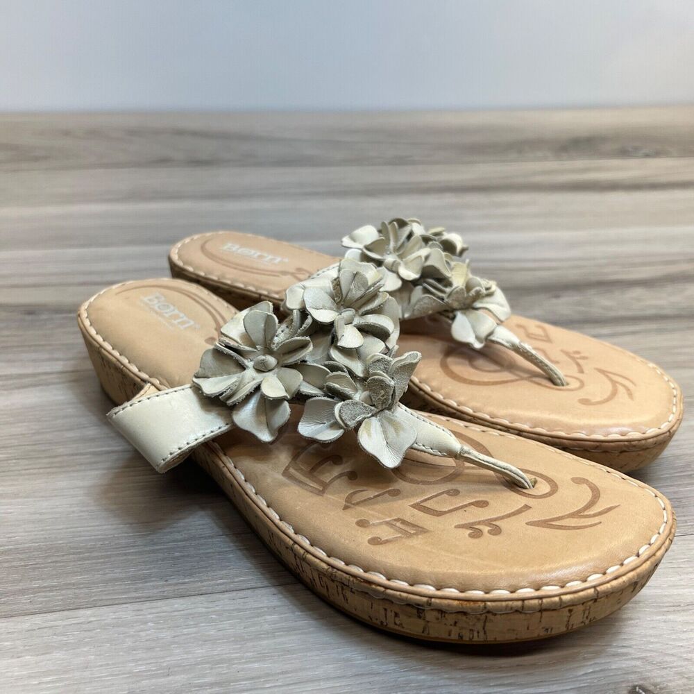 Born Kimona Platform Sandal Ivory Floral Size 10 leather thong flip flop B77001
